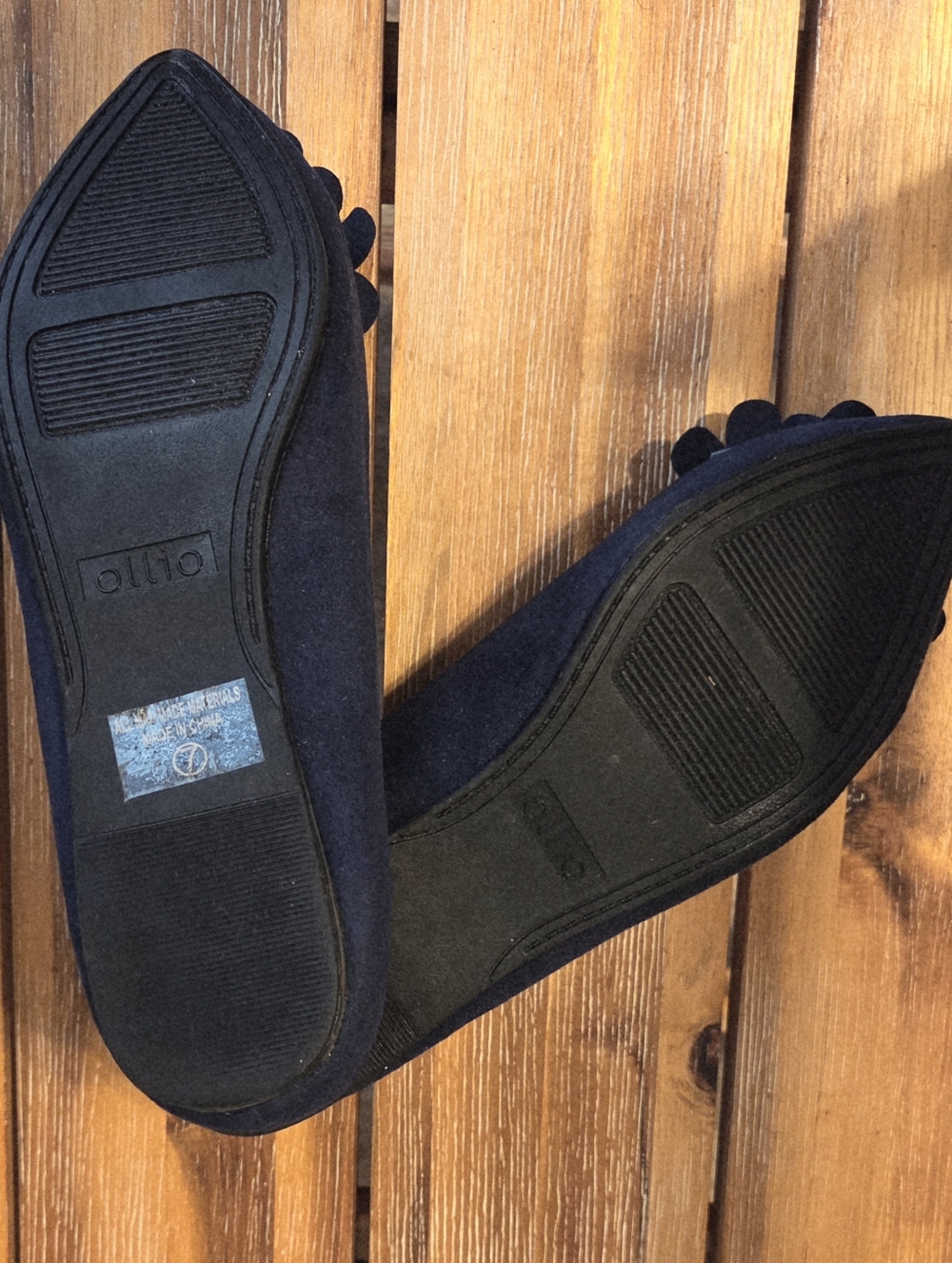 Navy Olio Brand Shoes -NWT - Picture 4 of 4